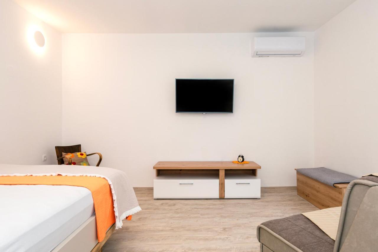Studio Apartman Max Center Of The Old Town Free Parking Beautiful View Šibenik Exterior foto